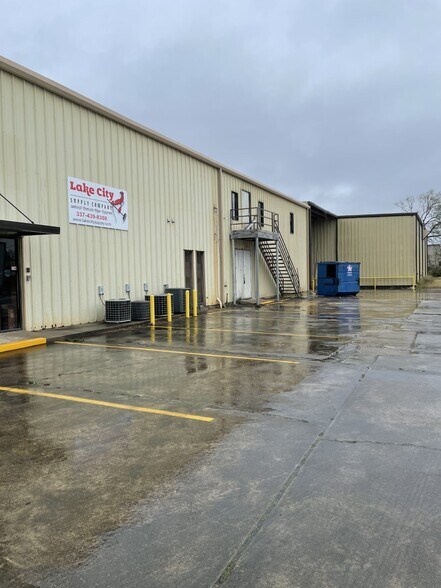 More Photos Of 502 7th St, Lake Charles Warehouse For Sale