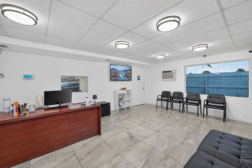 More Photos Of 663 N US Highway 17 92, Longwood Auto Dealership For Lease