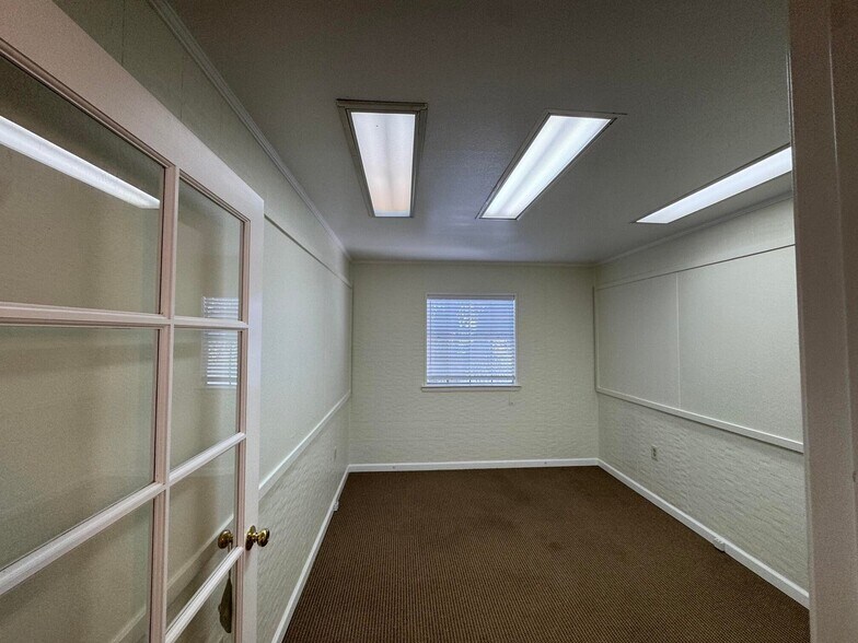 More Photos Of 725 Harbor Blvd E, Destin Medical For Sale