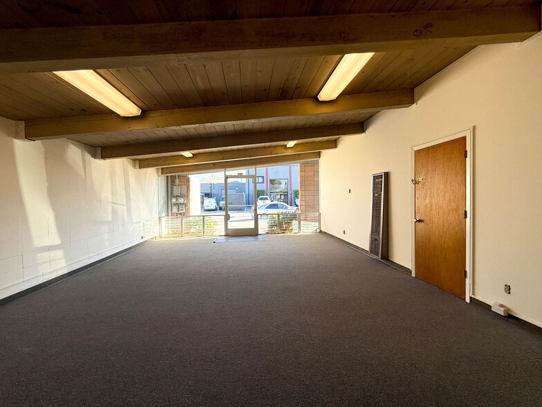 More Photos Of 932-934 Terminal Way, San Carlos Storefront Retail Office For Sale