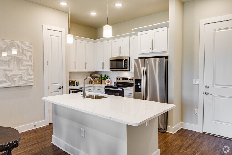 More Photos Of 2200 Carl D Silver Pky, Fredericksburg Apartments For Lease