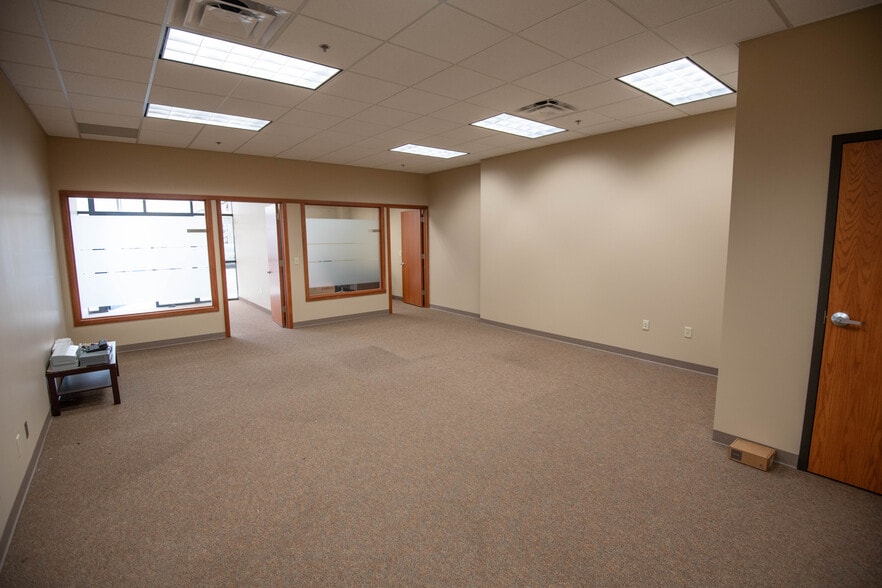 More Photos Of 7389 Airport View Dr SW, Rochester Office For Lease
