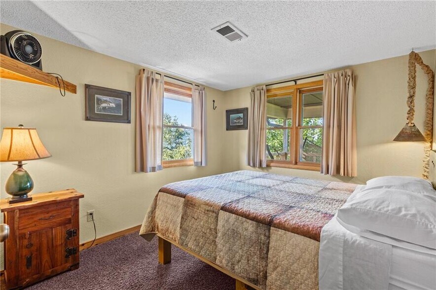 More Photos Of 755 County Road 210, Eureka Springs Hotel For Sale