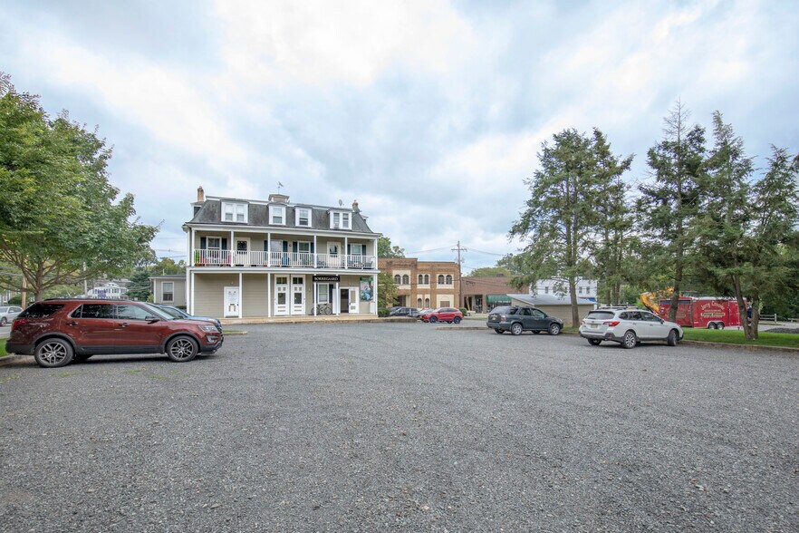 More Photos Of 210 Main St, Gladstone Apartments For Lease