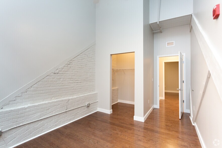 More Photos Of 811-827 Court St, Utica Apartments For Lease