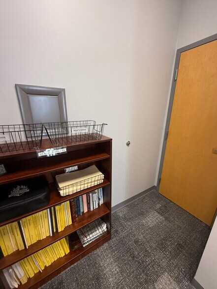 More Photos Of 2212 Murray Ave, Pittsburgh Office Residential For Lease