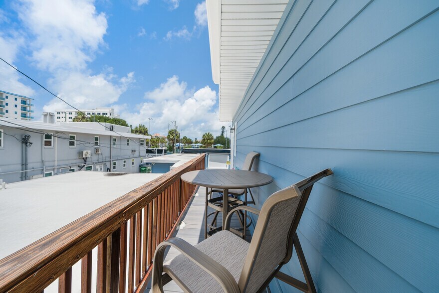 More Photos Of 602 Poinsettia Ave, Clearwater Beach Hotel For Sale