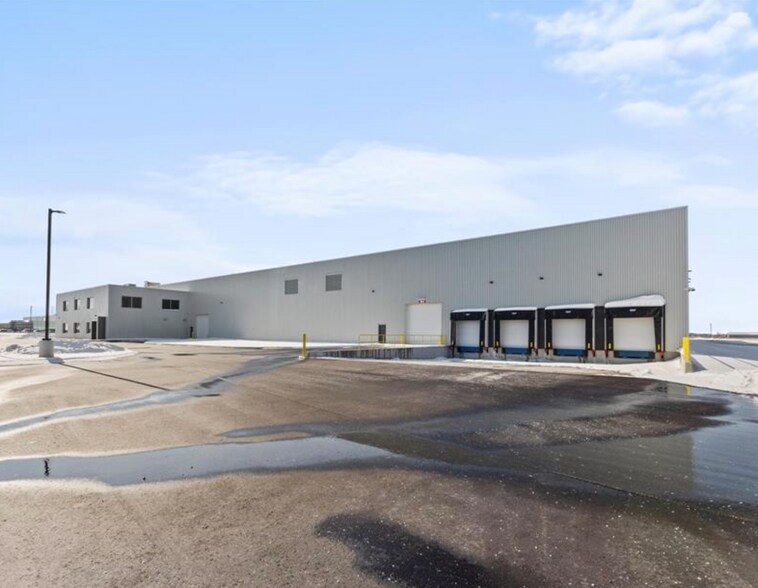 More Photos Of 395 Patillo Rd, Tecumseh Warehouse For Lease