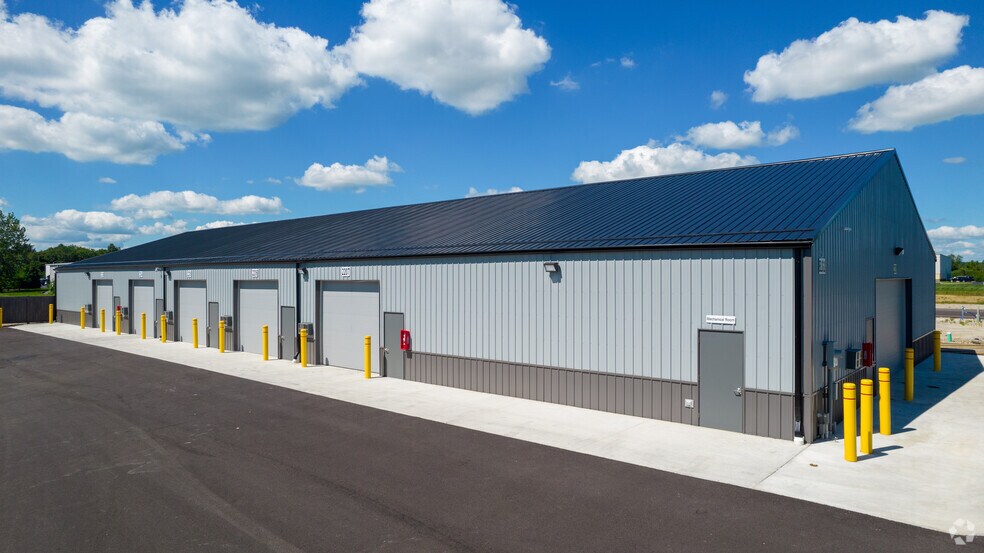 More Photos Of 7780 Corporate Blvd, Plain City Warehouse For Lease