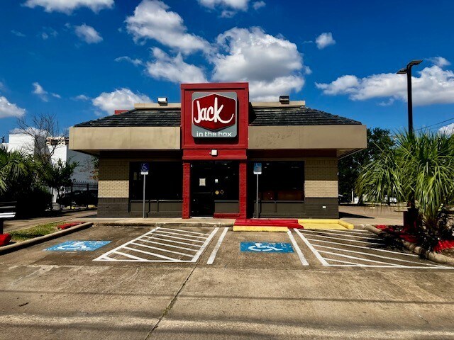 Primary Photo Of 3302 Richmond Ave, Houston Fast Food For Lease