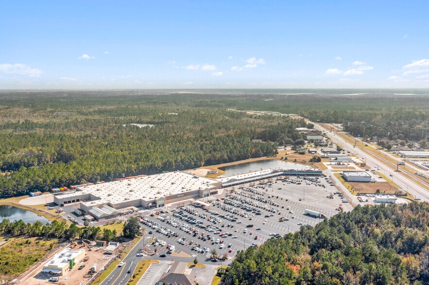 More Photos Of 6586 GA Highway 40 E, Saint Marys General Retail For Lease