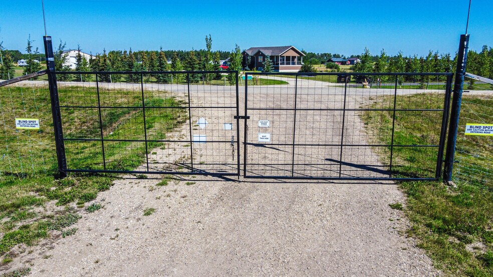 More Photos Of 705068 82 -1, Wembley General Retail For Sale