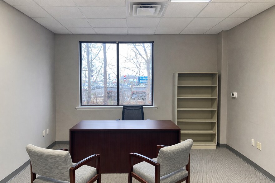 More Photos Of 37 Sandstone Cir, Jackson Medical For Lease