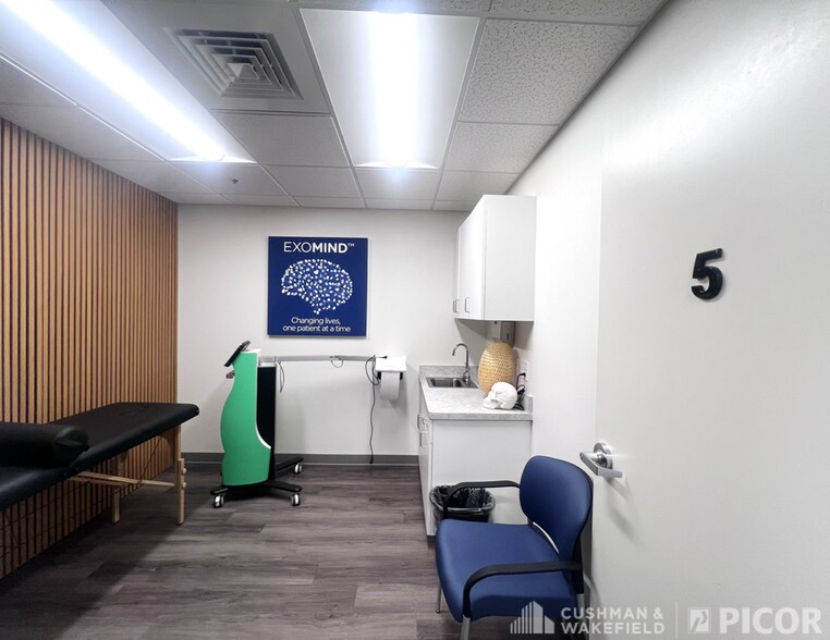 More Photos Of 1751 W Orange Grove Rd, Tucson Medical For Sale