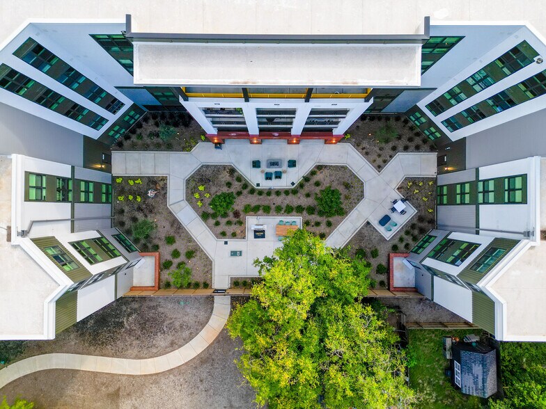 More Photos Of 715 E 36th St, Charlotte Apartments For Lease