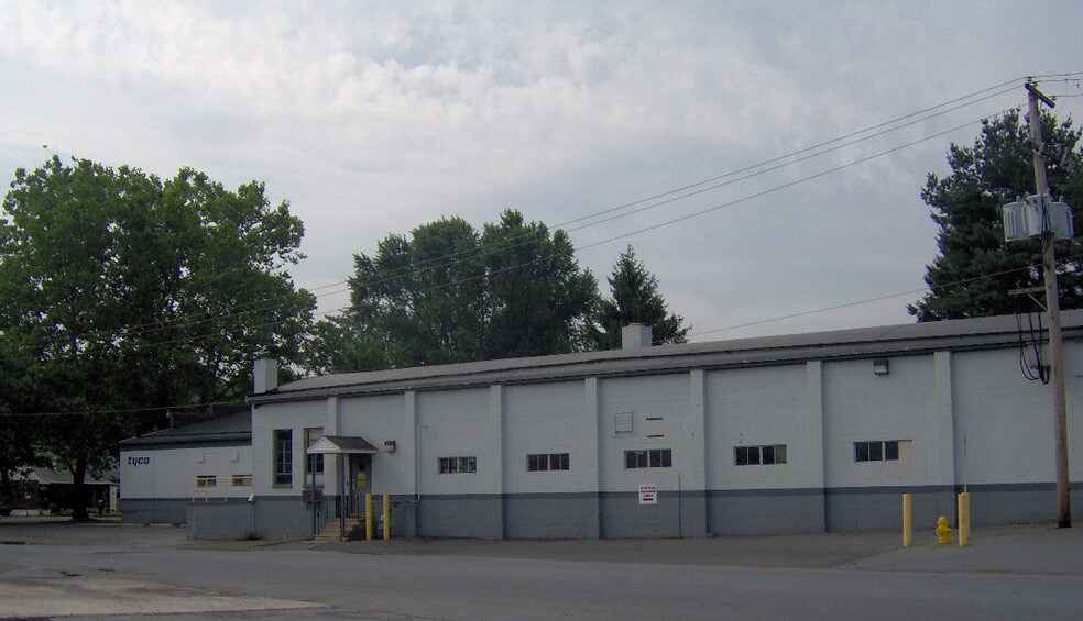 Primary Photo Of 100 Gibraltar Rd, Reading Warehouse For Lease
