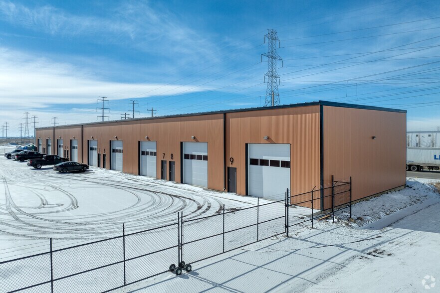 More Photos Of 12 Heatherglen Pl, Calgary Manufacturing For Lease