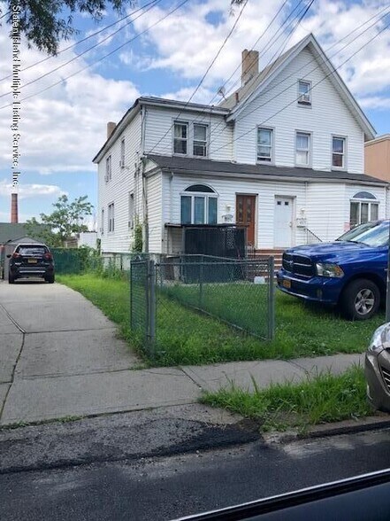 More Photos Of 827 Post Ave, Staten Island Land For Sale