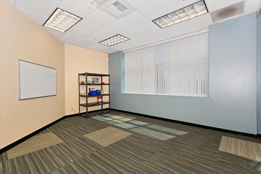 More Photos Of 7970 Cherry Ave, Fontana Showroom For Lease