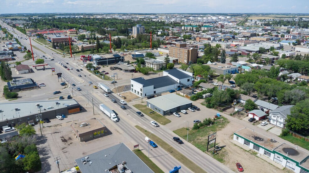 More Photos Of 4818 44 st, Lloydminster General Retail For Lease