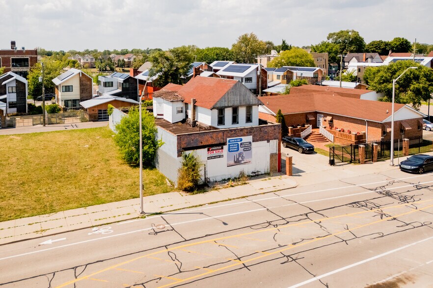 Primary Photo Of 3939 3rd St, Detroit General Retail For Sale