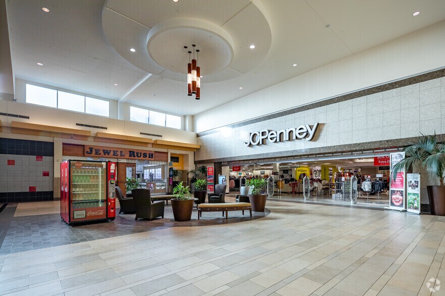 More Photos Of 1720 Old Fort Pky, Murfreesboro General Retail For Sale