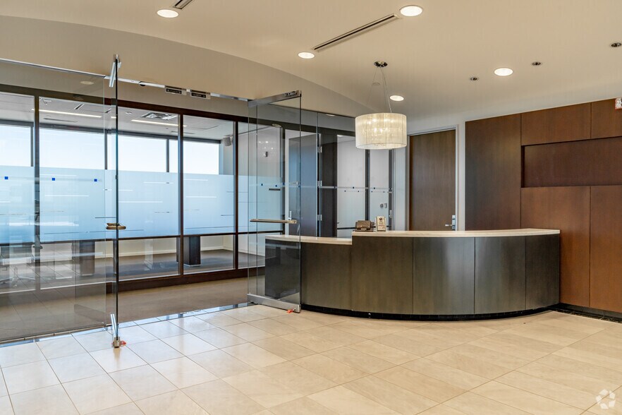 More Photos Of 2600 W Big Beaver Rd, Troy Office For Lease