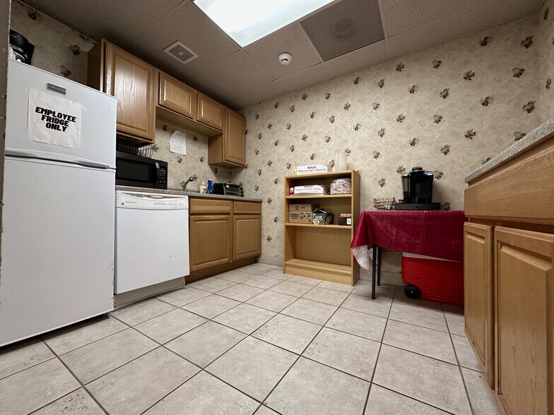 More Photos Of 510 E Main St, Carnegie Office For Sale