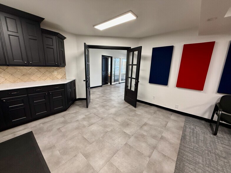 More Photos Of 526 N 400 W, North Salt Lake Office For Sale