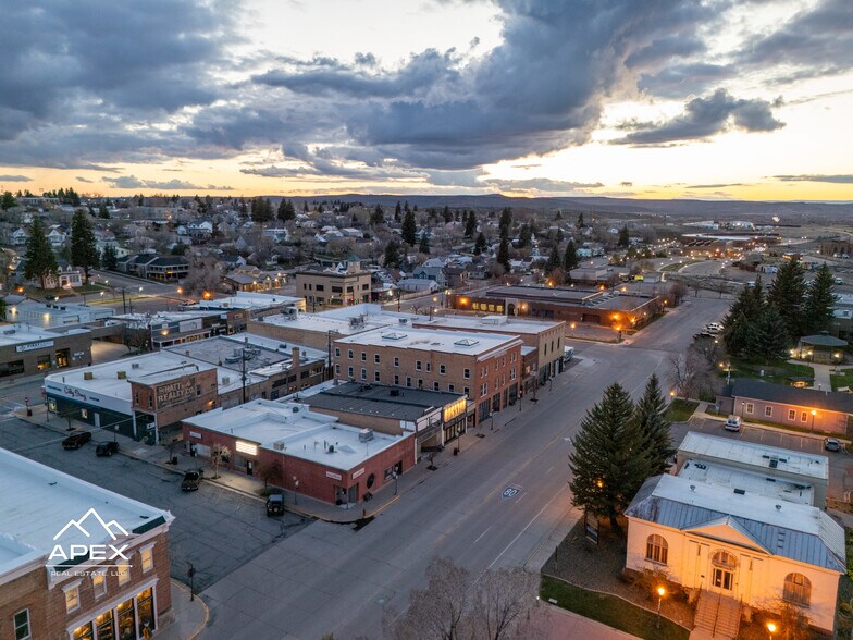 More Photos Of 1011 Front St, Evanston Restaurant For Lease