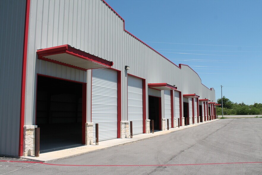 More Photos Of 409 E Highway 72 Hwy, Kenedy Light Distribution For Sale