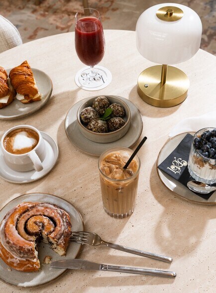 More Photos Of 527-537 State St, Santa Barbara Hotel For Lease