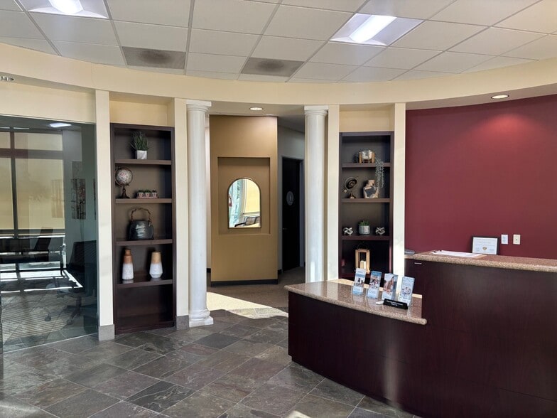 More Photos Of 2780 Gateway Rd, Carlsbad Office For Sale