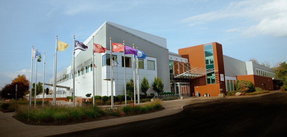 More Photos Of 850 Cranberry Woods Dr, Cranberry Township Schools For Lease