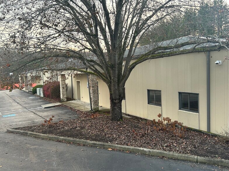 More Photos Of 57 Summit Dr, Corbin Medical For Lease