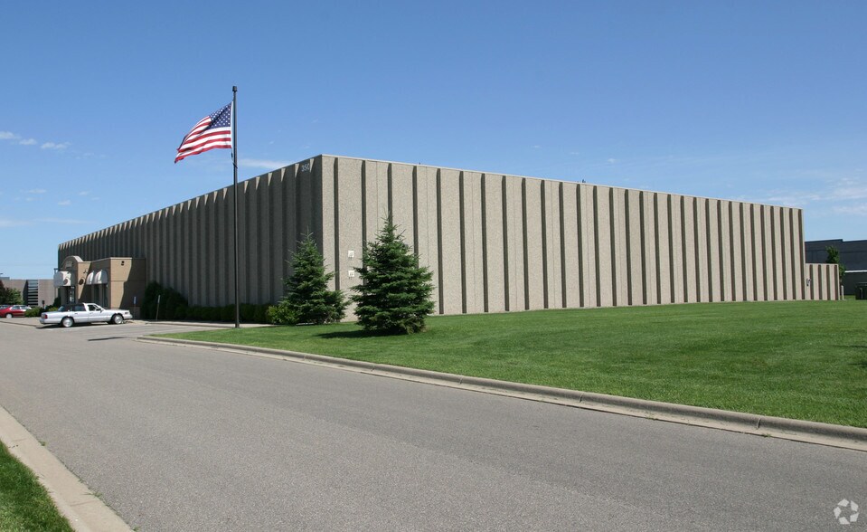 More Photos Of 3501 Cr-42, Burnsville Showroom For Lease