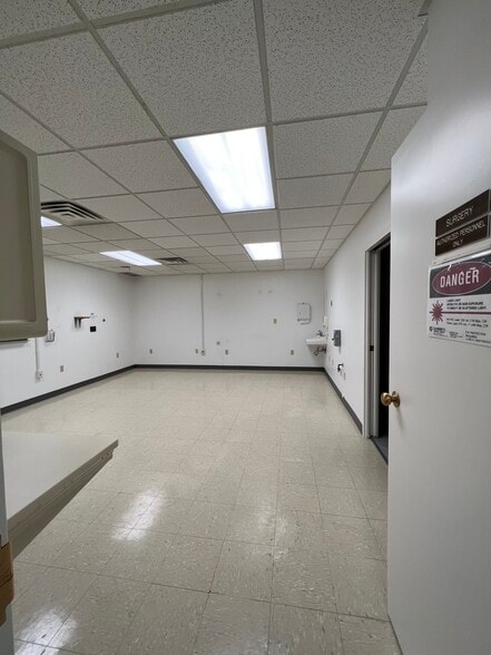 More Photos Of 21245 Lorain Rd, Fairview Park Medical For Lease