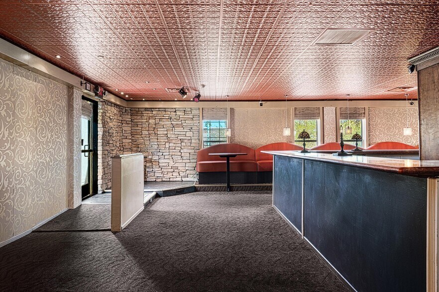 More Photos Of 369 N Palm Canyon Dr, Palm Springs Restaurant For Sale