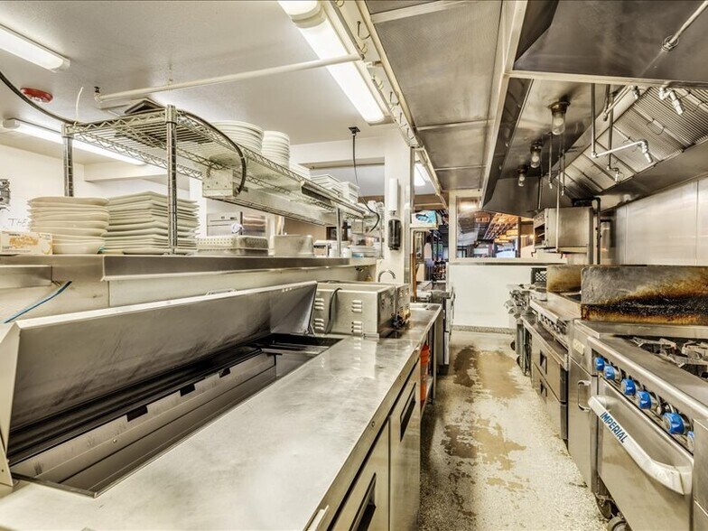 More Photos Of 121 E 2nd Ave, Niwot Restaurant For Lease