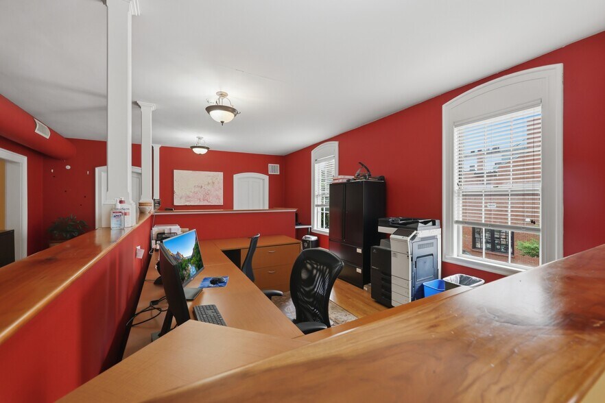 More Photos Of 39 State St, Newburyport Storefront Retail Residential For Sale