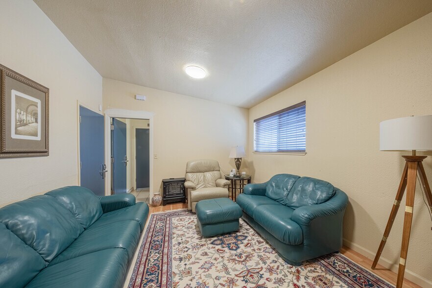 More Photos Of 6 S Wood St, Salinas Hotel For Sale