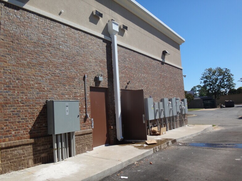 More Photos Of 2630 Dawson Rd, Albany Storefront For Lease