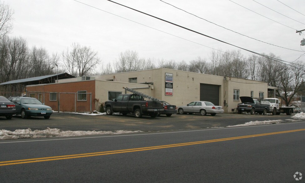 More Photos Of 160-180 Governor St, East Hartford Manufacturing For Lease