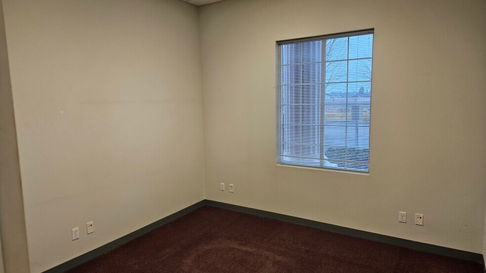 More Photos Of 8727 W Highway 2, Spokane Office For Sale