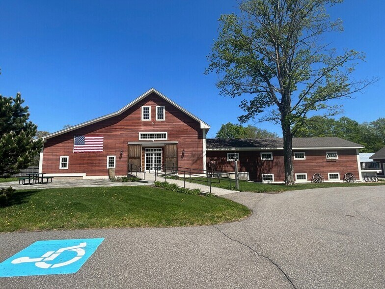 Primary Photo Of 244 Amesbury Rd, Kensington General Retail For Sale