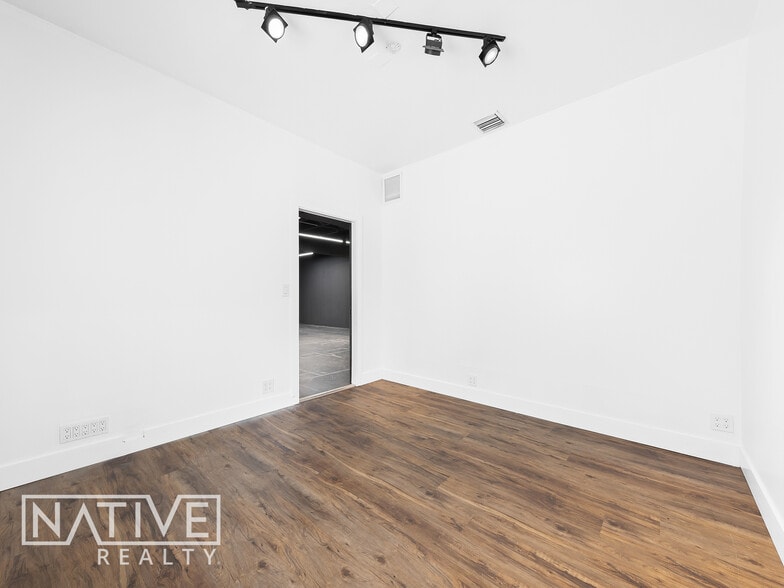 More Photos Of 1100 NE 5th Ter, Fort Lauderdale Storefront Retail Office For Sale