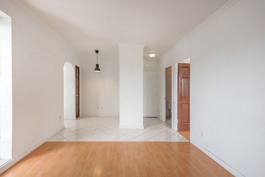 More Photos Of 250 Boul Saint-Joseph E, Montréal Apartments For Sale