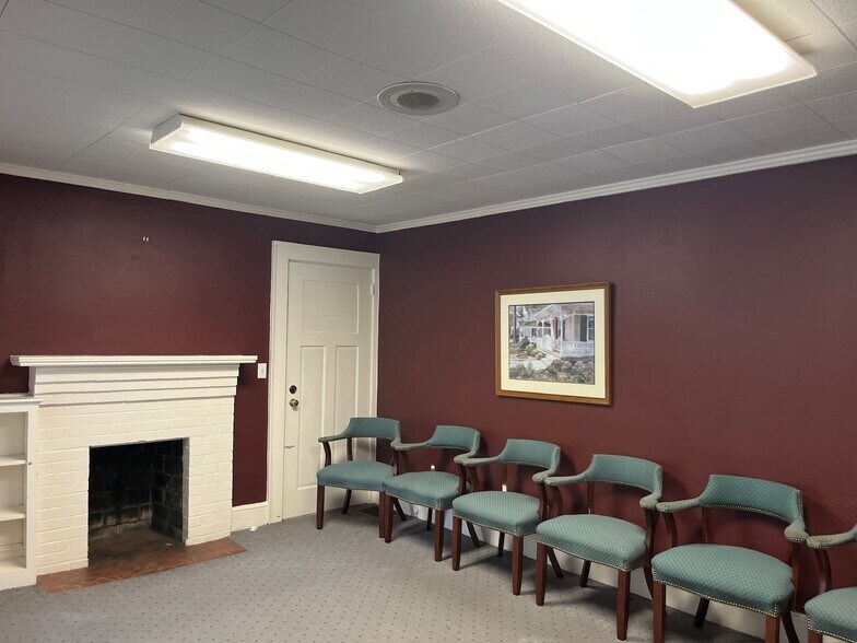 More Photos Of 202 Memorial Dr, Greer Medical For Sale