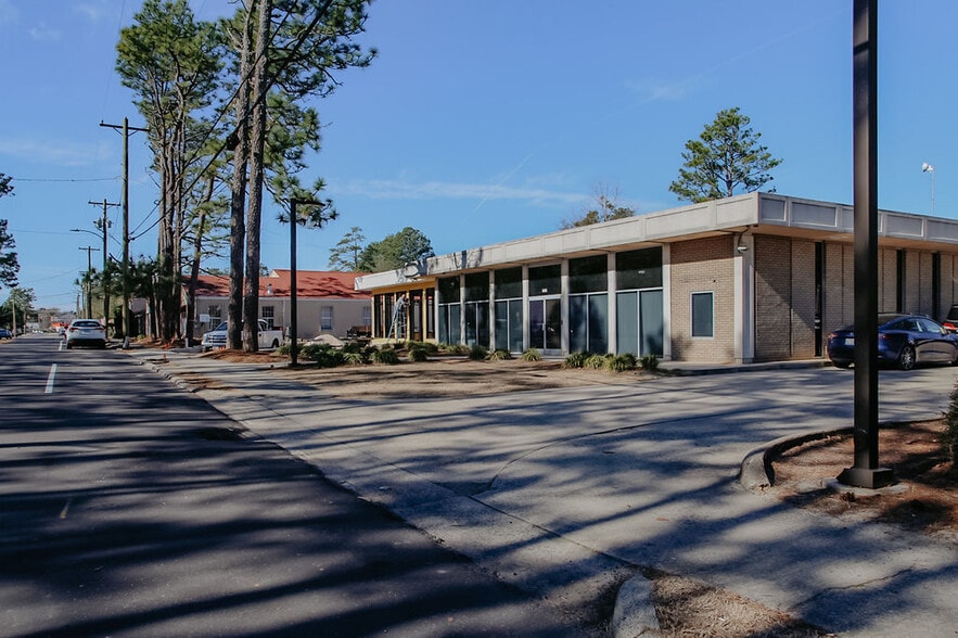 More Photos Of 600 SW Broad St, Southern Pines Office For Lease