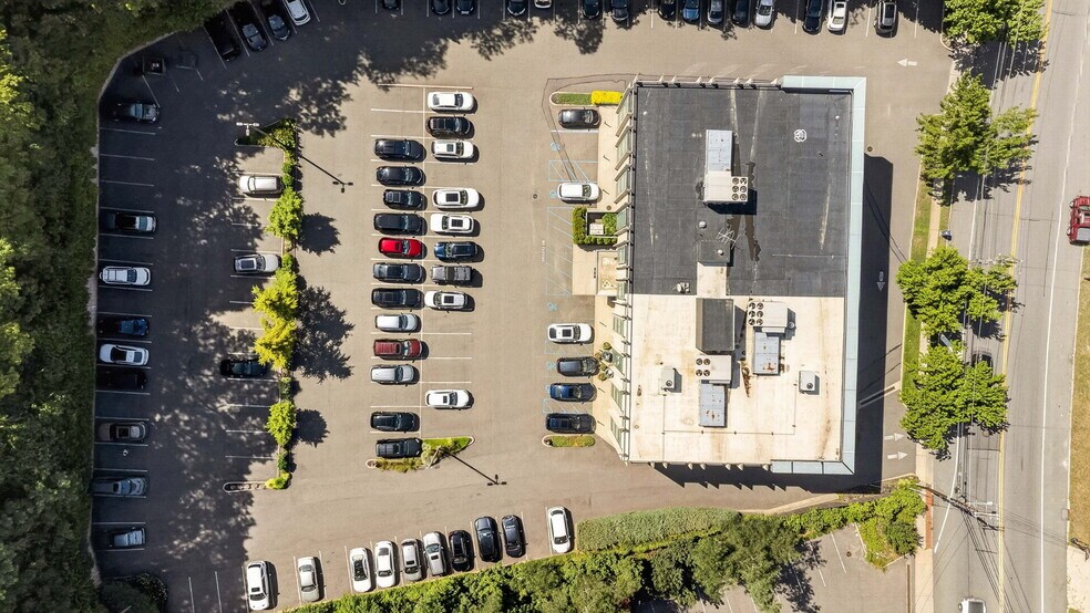 More Photos Of 755 New York Ave, Huntington Medical For Lease